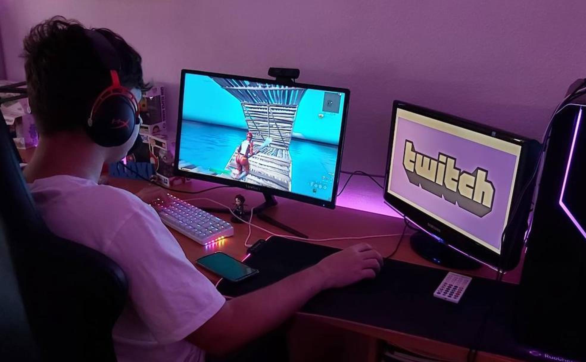 Jóvenes de Almería Adolescentes que ya surfean la ola del 'stream